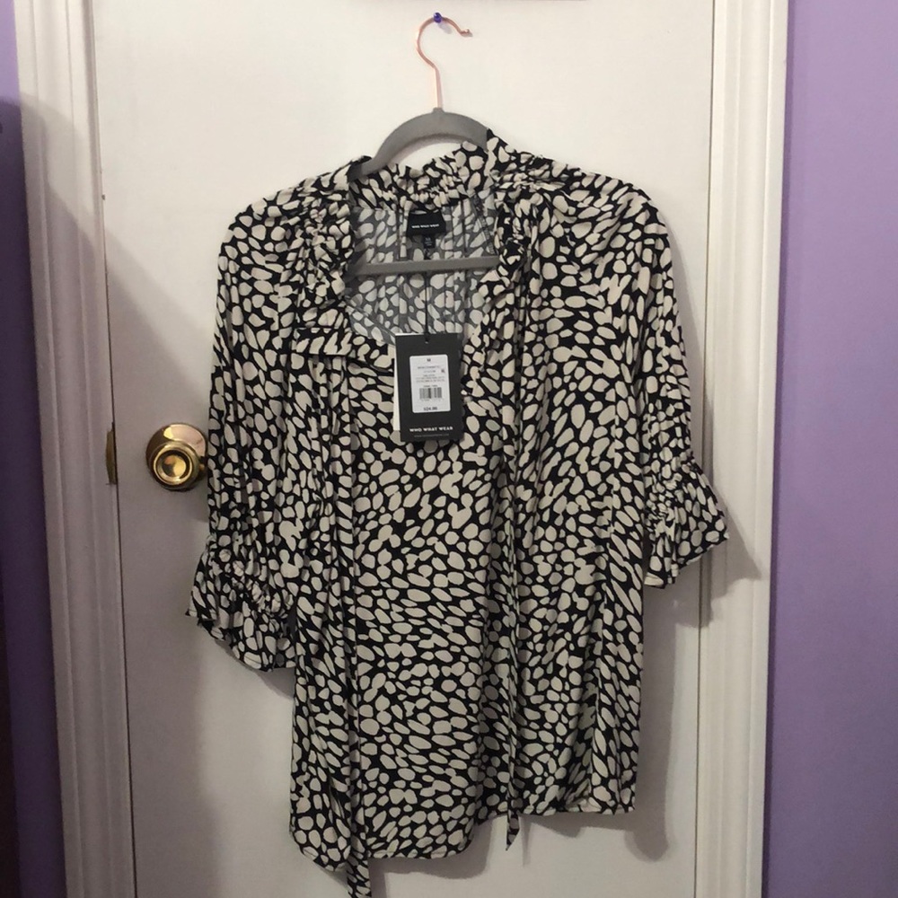 Black & white blouse